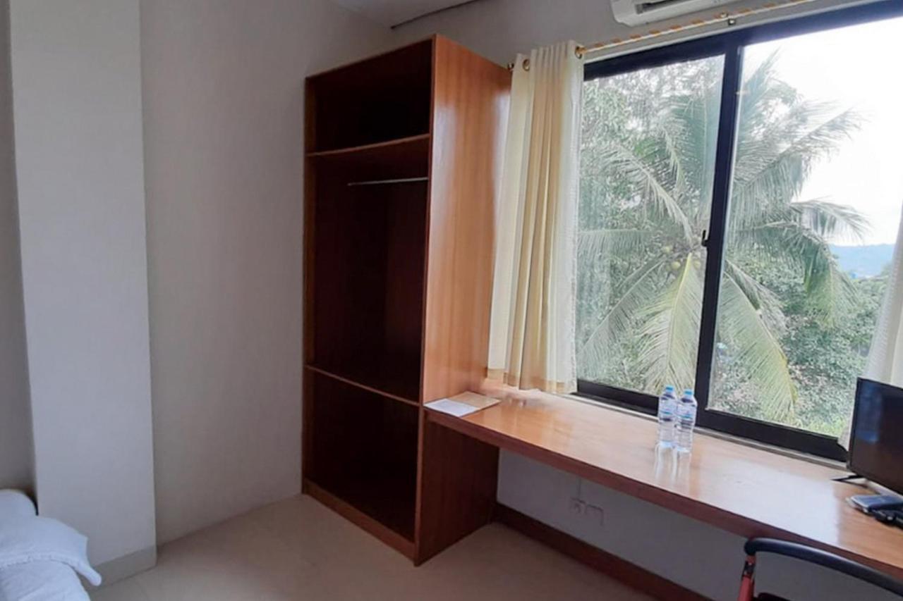Reddoorz Plus @ Bitung City Center Ngoại thất bức ảnh