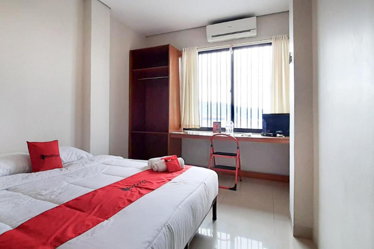 Reddoorz Plus @ Bitung City Center Ngoại thất bức ảnh