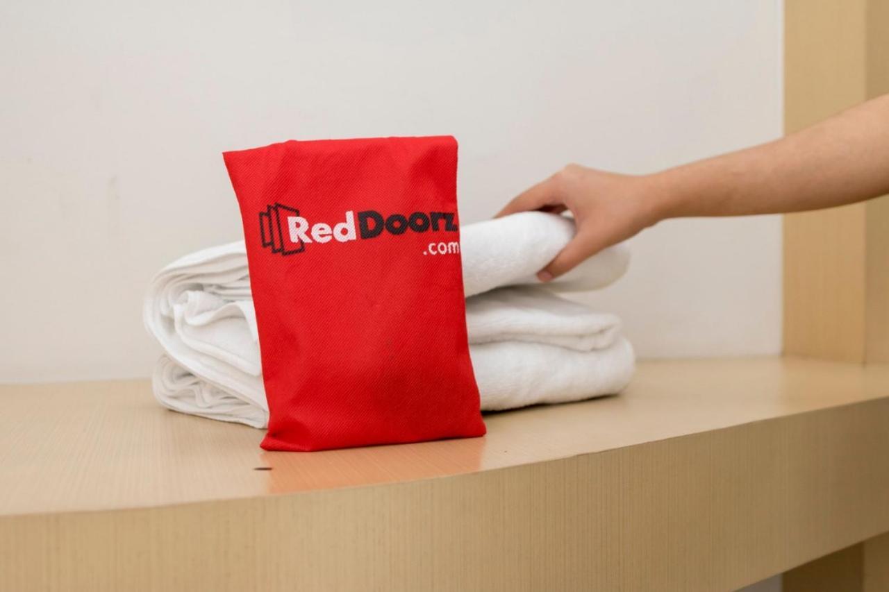 Reddoorz Plus @ Bitung City Center Ngoại thất bức ảnh